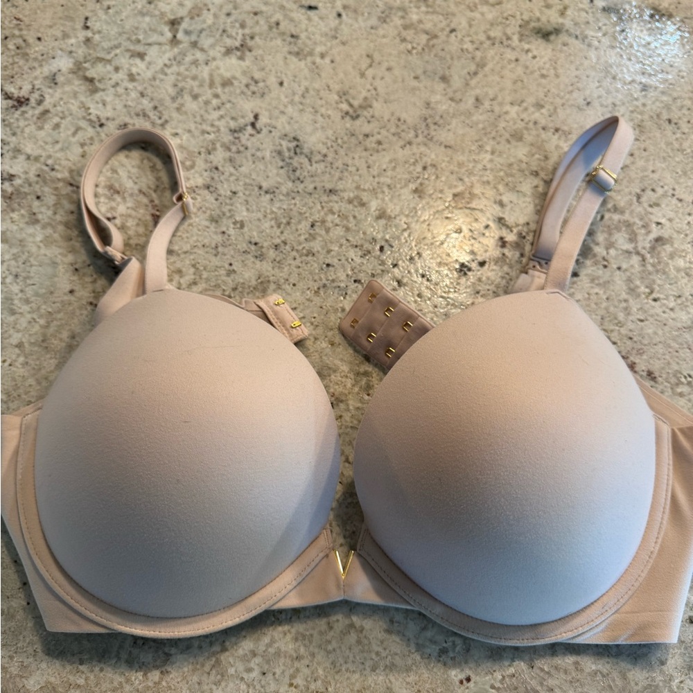 Victoria’s Secret Nude Bra